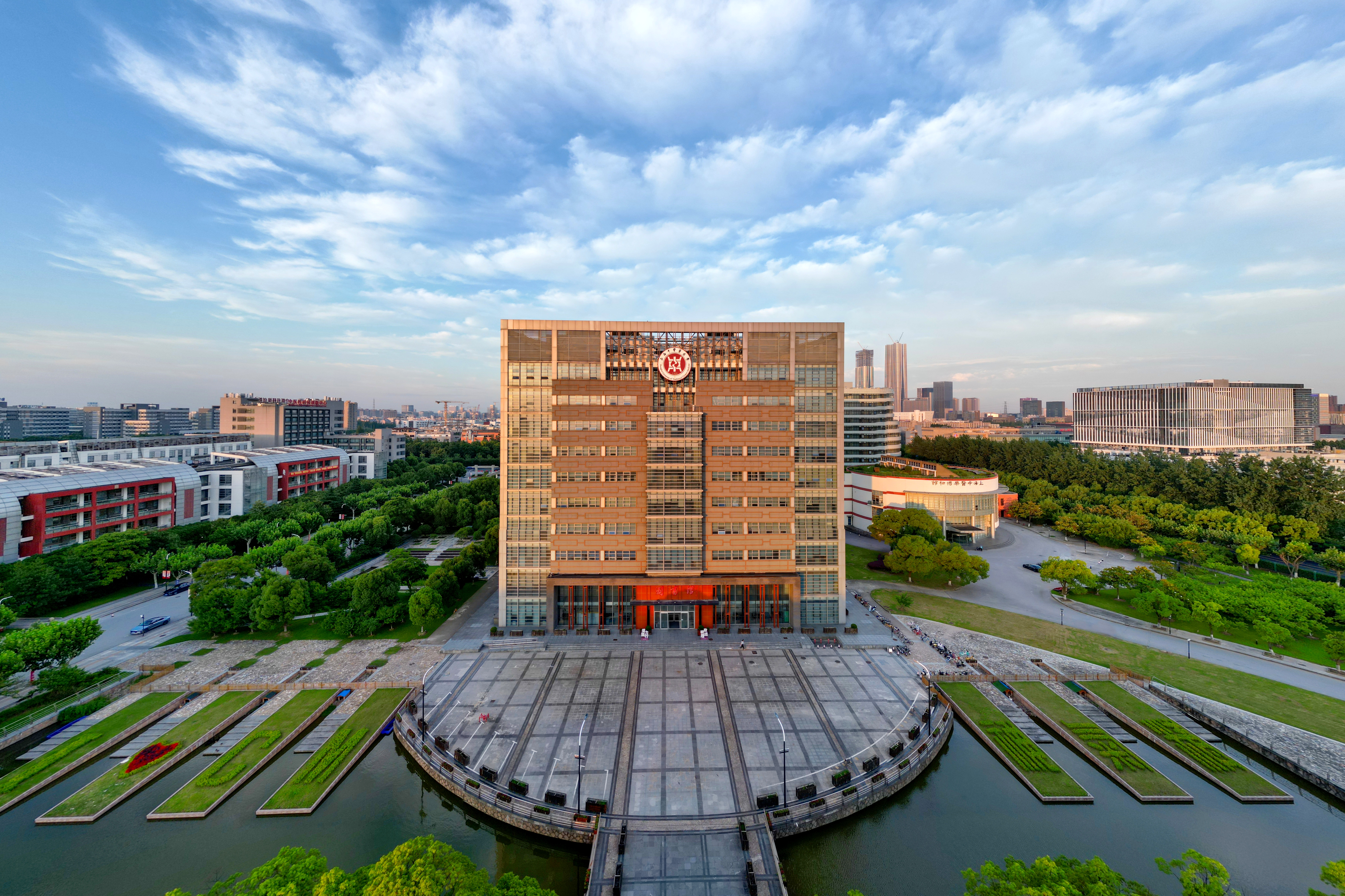 bat365官网牵头制订的中华中医药学会团体标准《中医随机对照试验临床证据元数据》发布