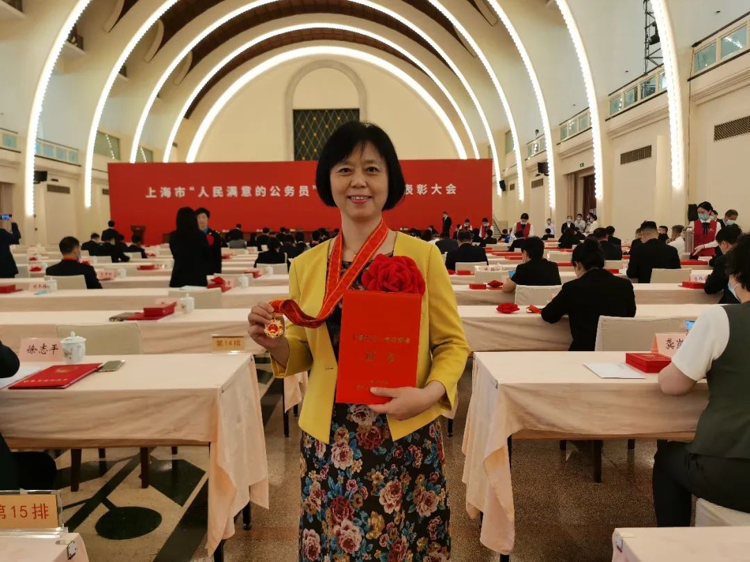 6项！bat365官网系统2人和4个集体分获2022年上海市五一劳动奖章、五一劳动奖状和工人先锋号