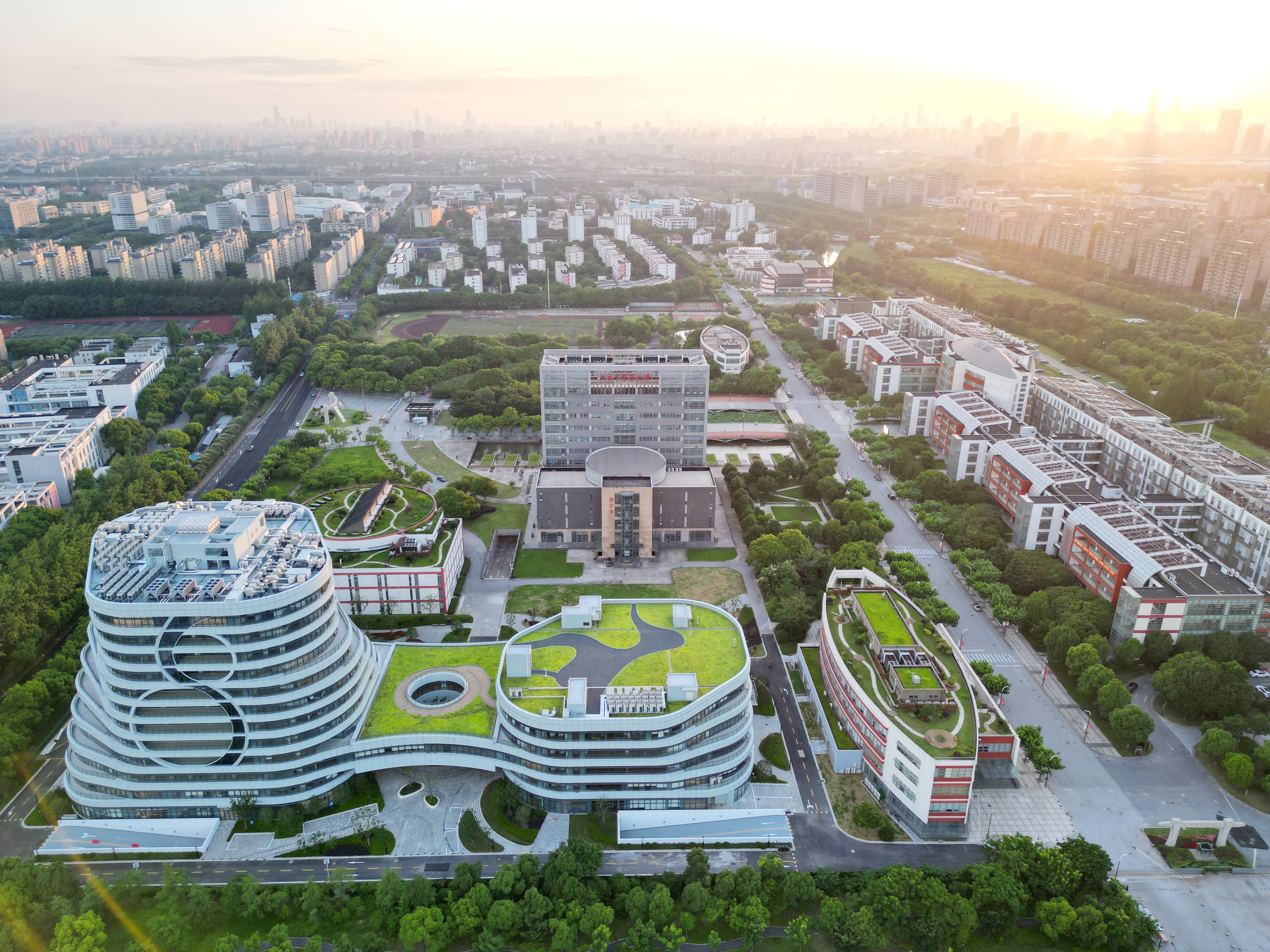 bat365官网顺利完成学位授权点周期性合格自评估工作