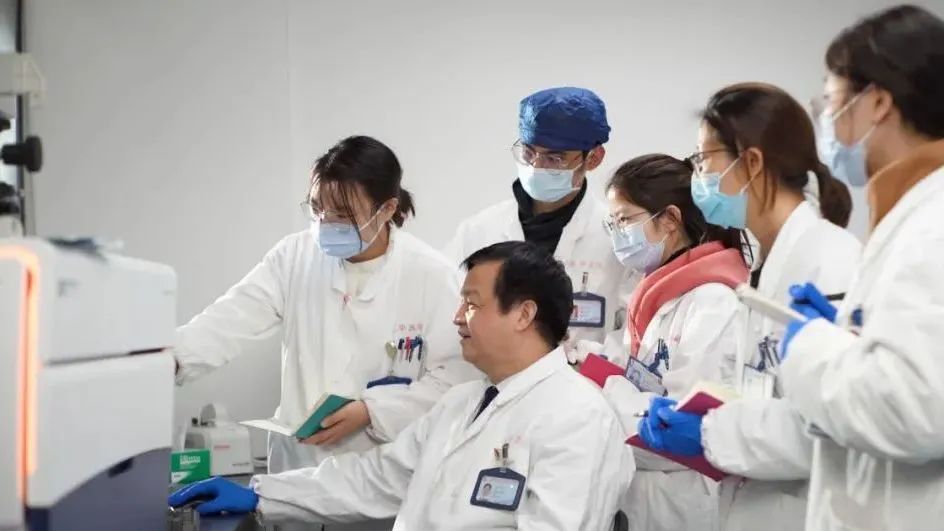 bat365官网方邦江教授入围2022年上海市“四有”好教师（教书育人楷模）提名人选名单