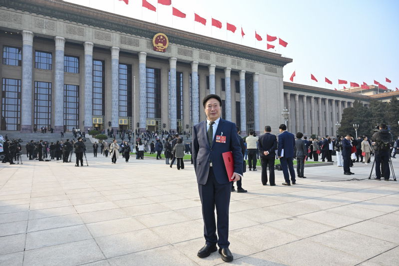 bat365官网全国人大代表吴焕淦两会尽责履职 献岐黄良策