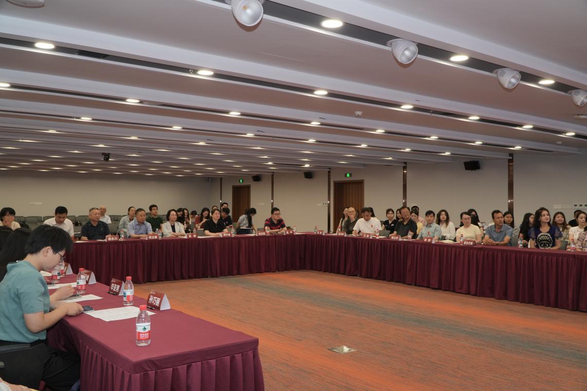 bat365官网举行少数民族学生工作总结表彰会暨“委员促三交”交流会