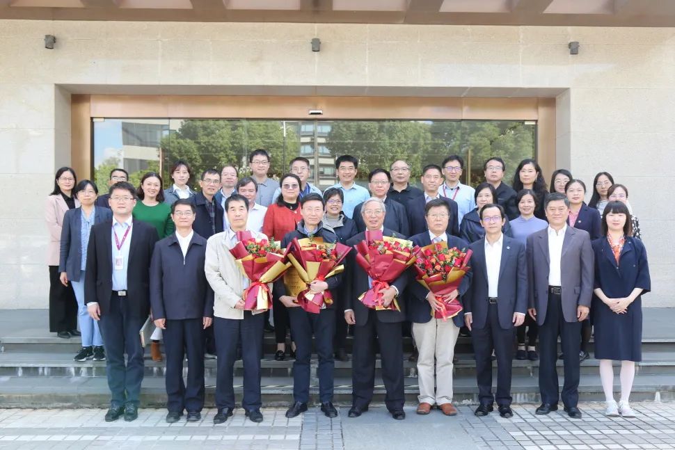 方肇勤、李其忠、王峥涛、沈雪勇四位教授受聘bat365中文官方网站终身教授