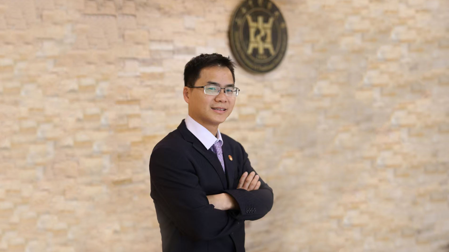 bat365官网洪燕龙研究员入选首批“申教名匠”